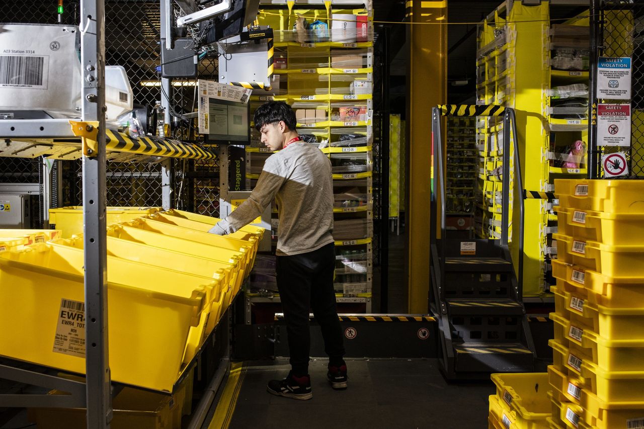 The Biggest Delivery Business in the U.S. Is No Longer UPS or FedEx