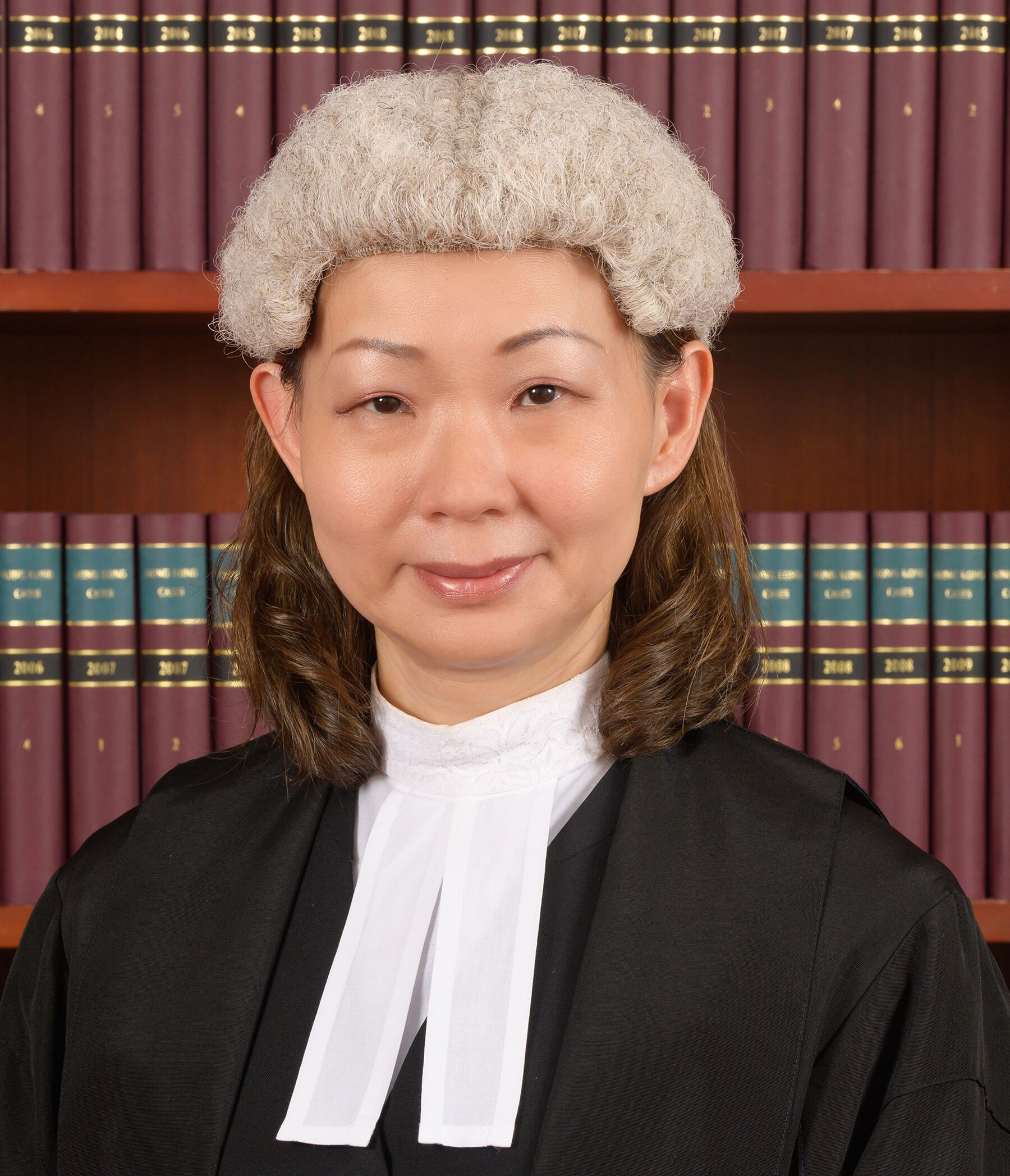The Hong Kong Judge Who Puts Fear Into China\u2019s Deadbeat Builders